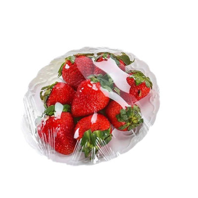 PVDC PVC PE Emballage en plastique en rouleau en PE transparent Film protecteur pour l'adhérence alimentaire avec coupeuse coulissante