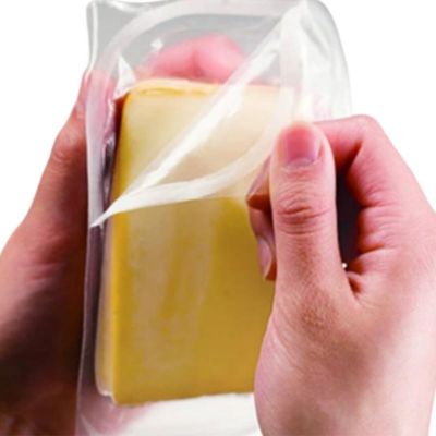 Traitement thermique des films de thermoformage de surface lisse